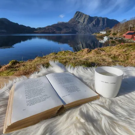 Fjord Moments Affittacamere Hyllestad